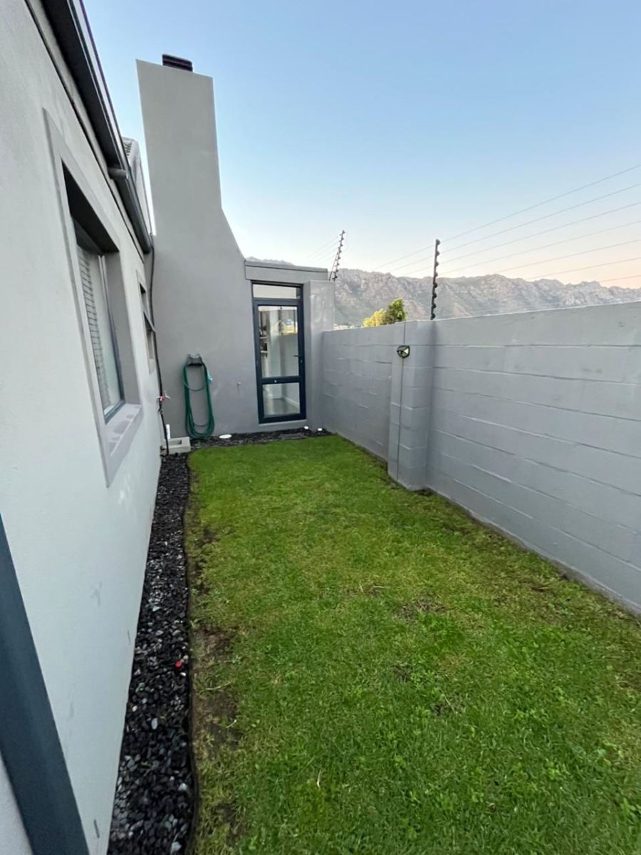 2 Bedroom Property for Sale in Anchorage Park Western Cape